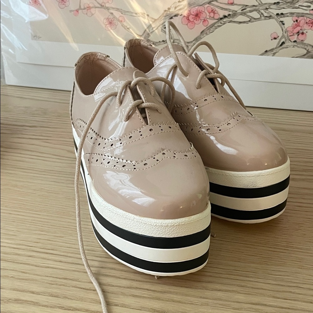 Women's Platform Oxford Shoes - Beige